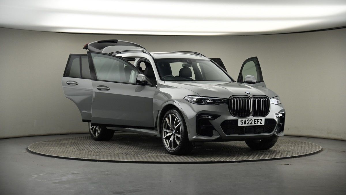 More views of BMW X7