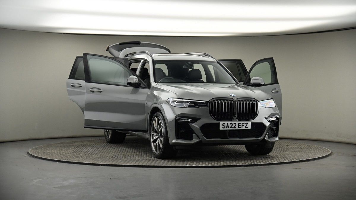 More views of BMW X7