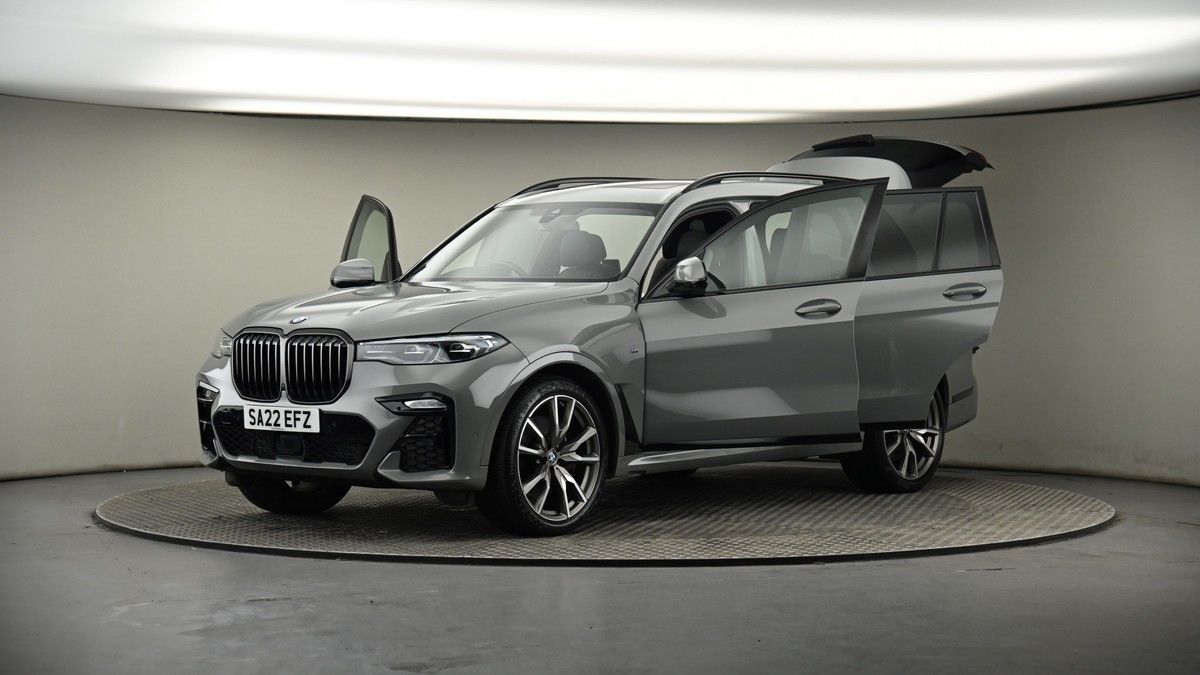 More views of BMW X7