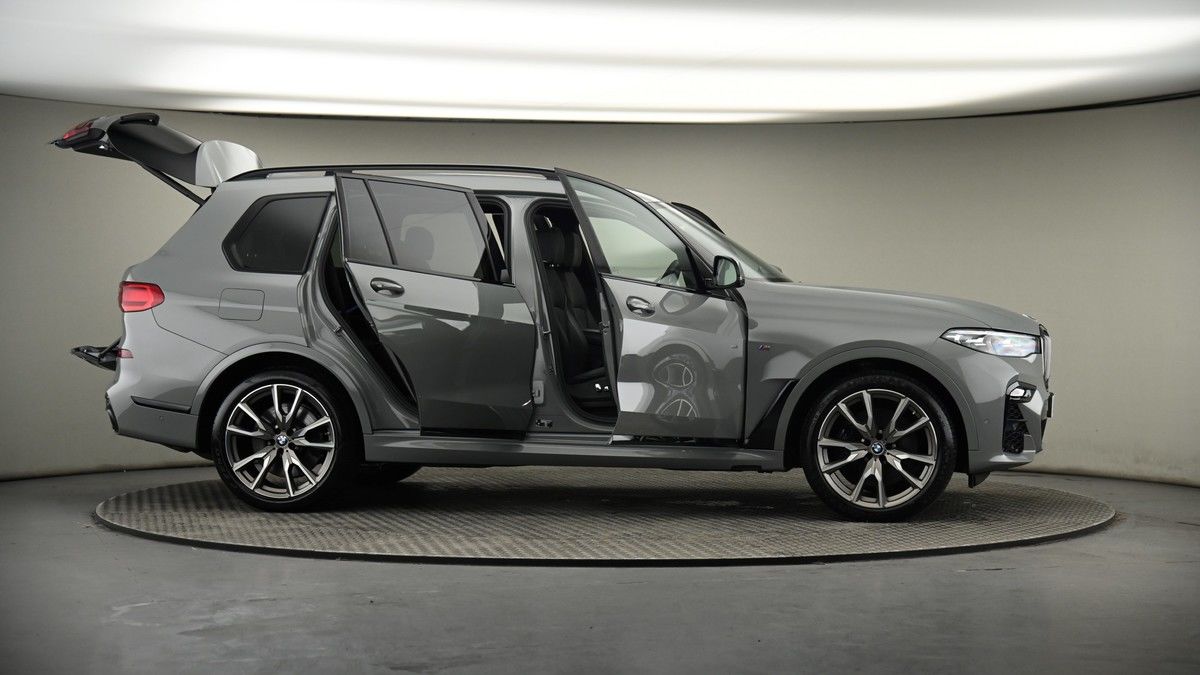 More views of BMW X7