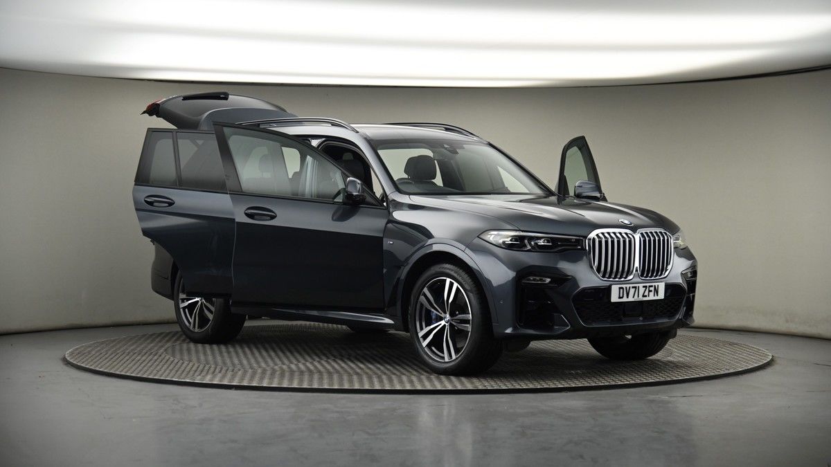 More views of BMW X7