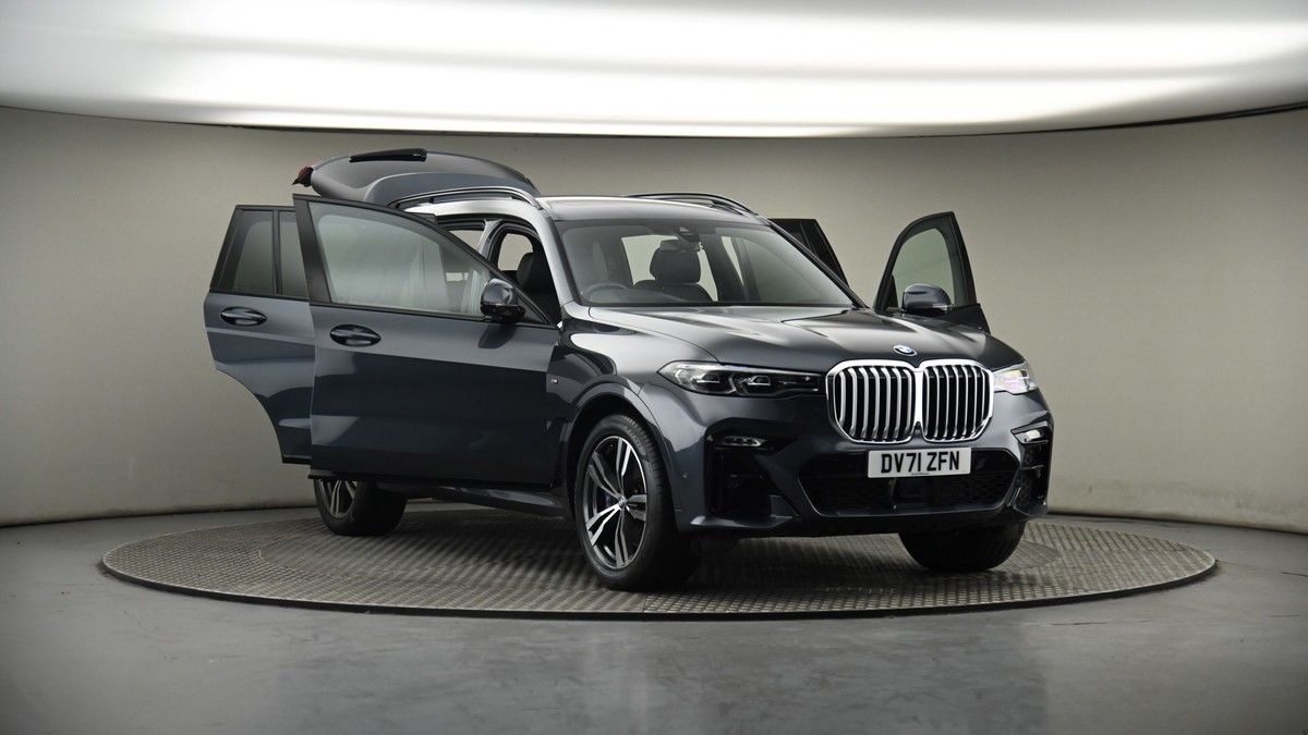 More views of BMW X7