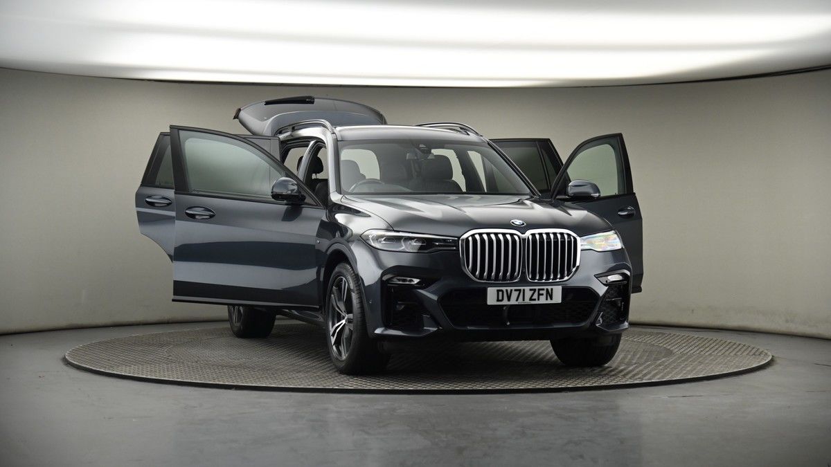 More views of BMW X7