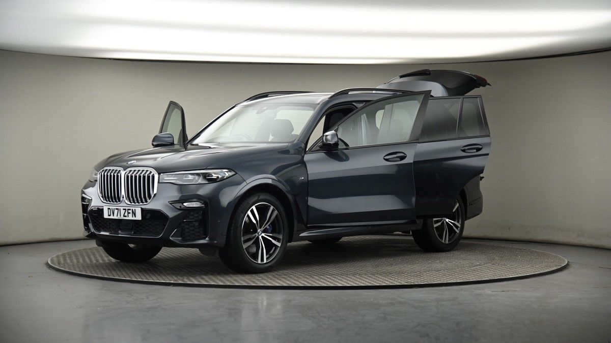 More views of BMW X7