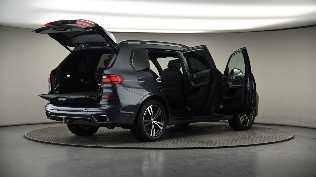 More views of BMW X7