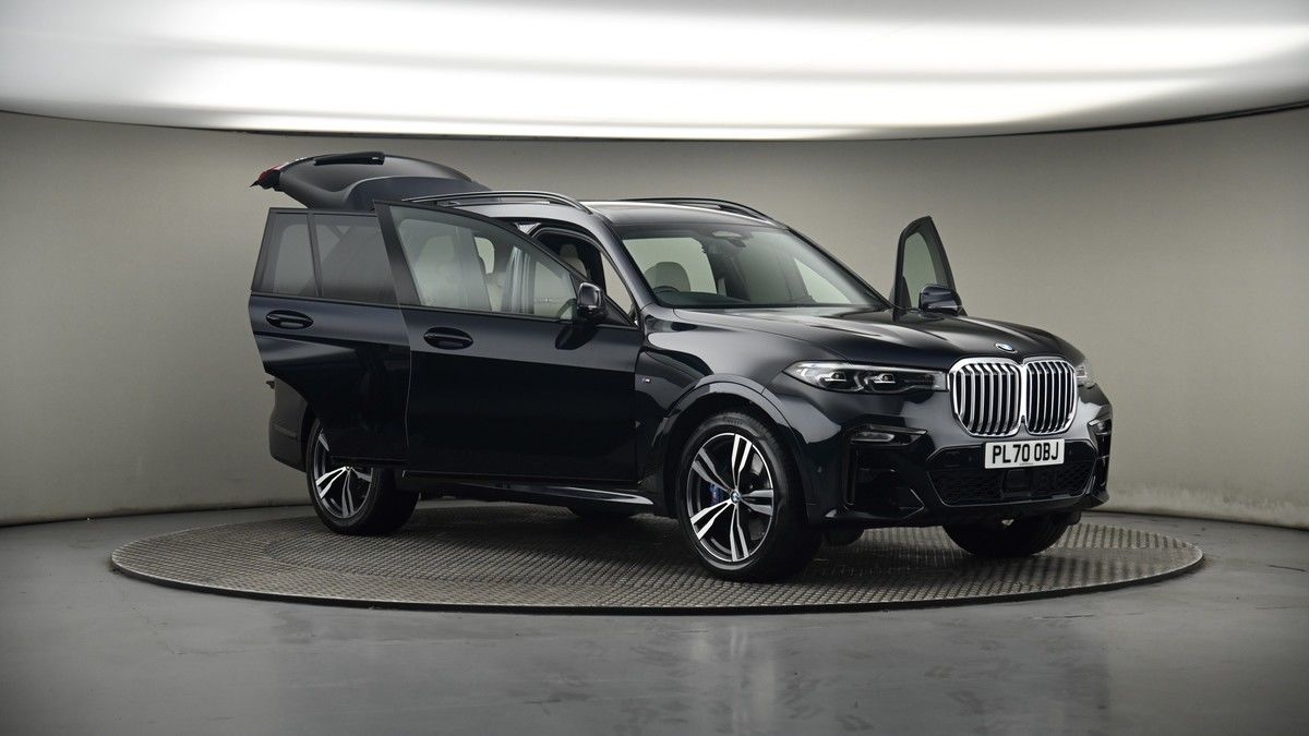 More views of BMW X7