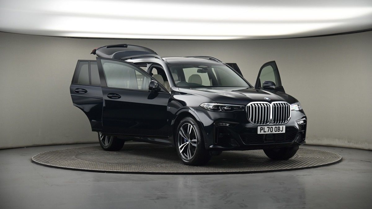 More views of BMW X7