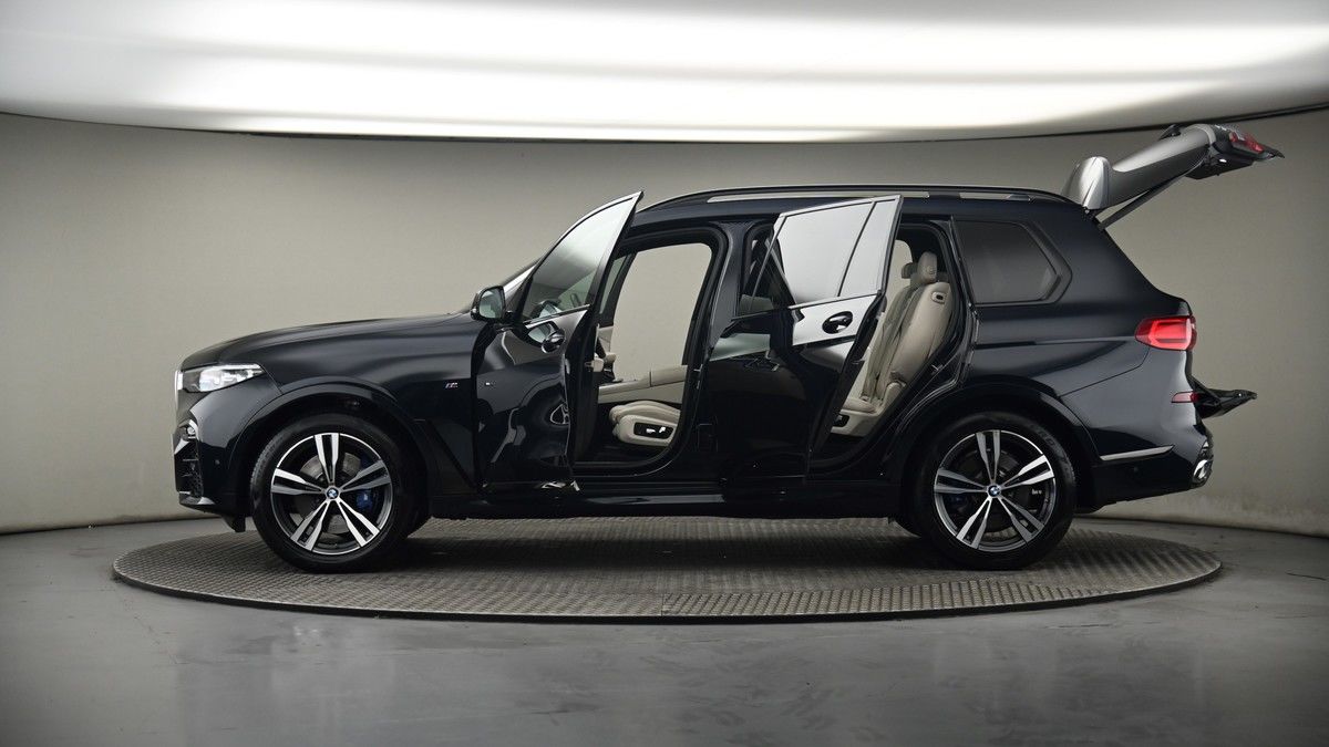 More views of BMW X7