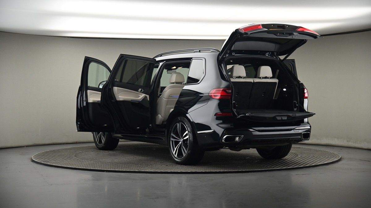 More views of BMW X7