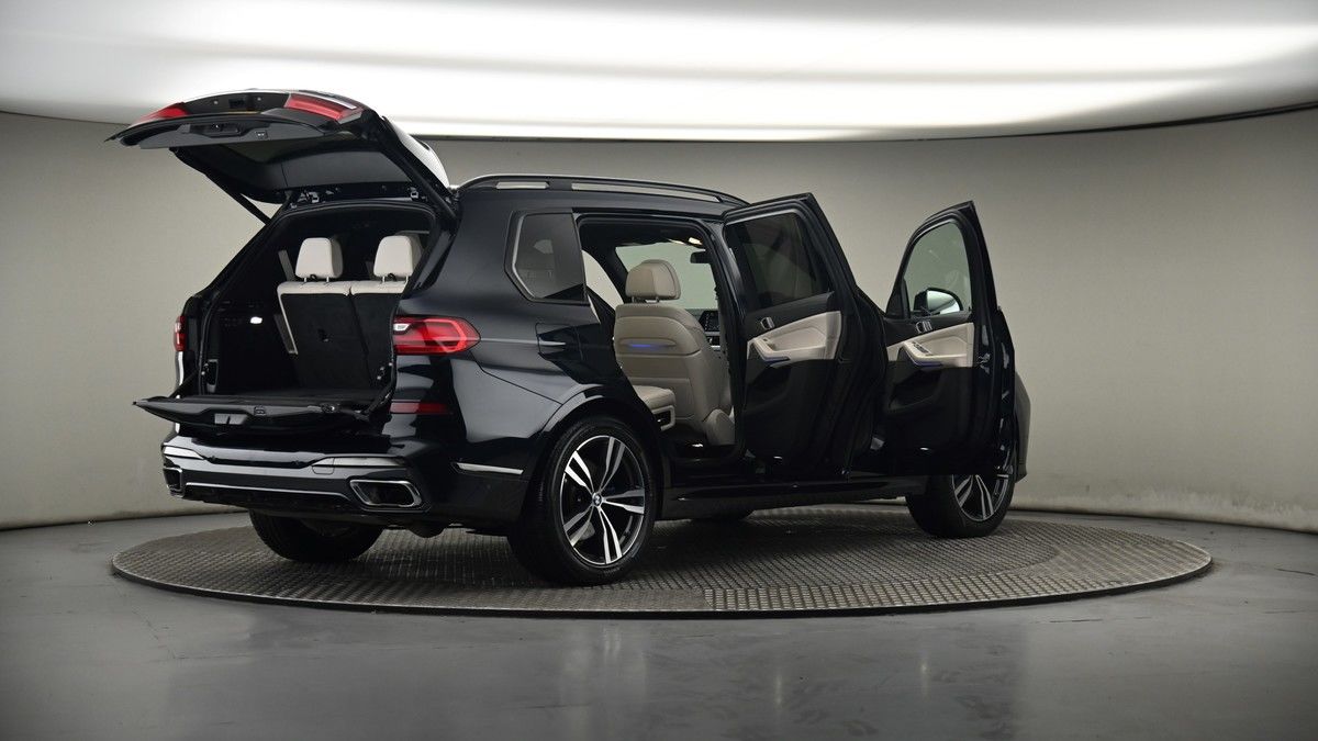 More views of BMW X7