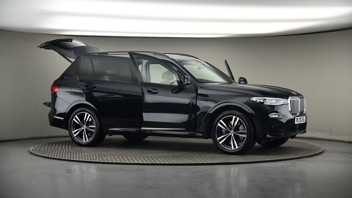 More views of BMW X7