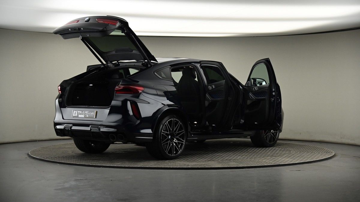 More views of BMW X6 M