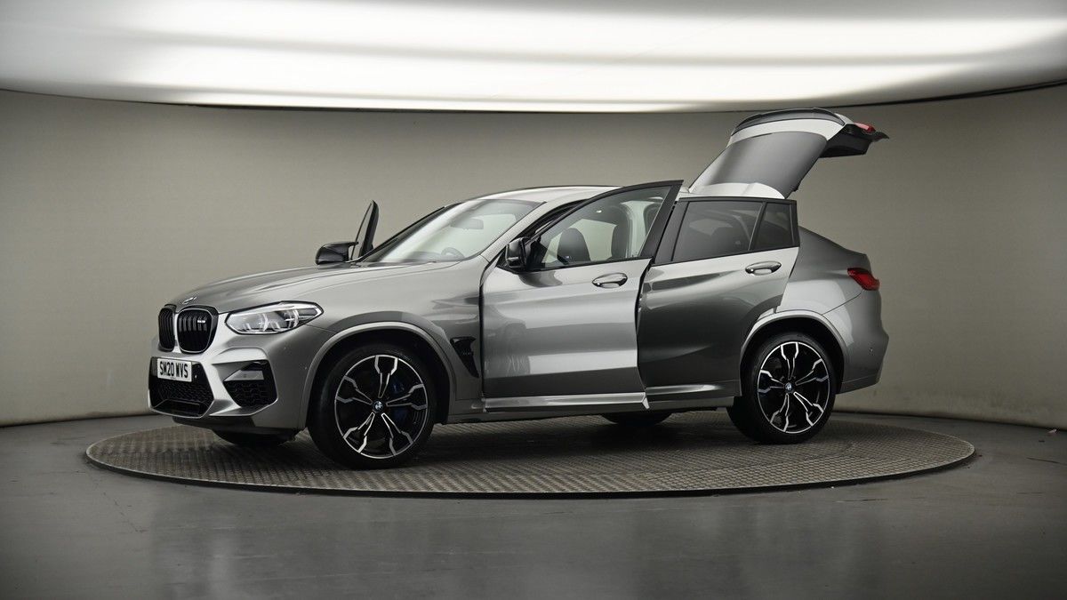 More views of BMW X4 M