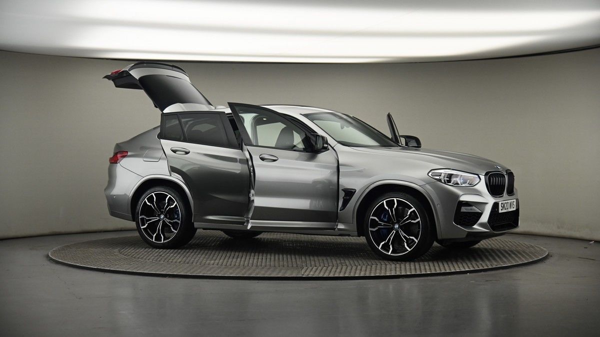 More views of BMW X4 M