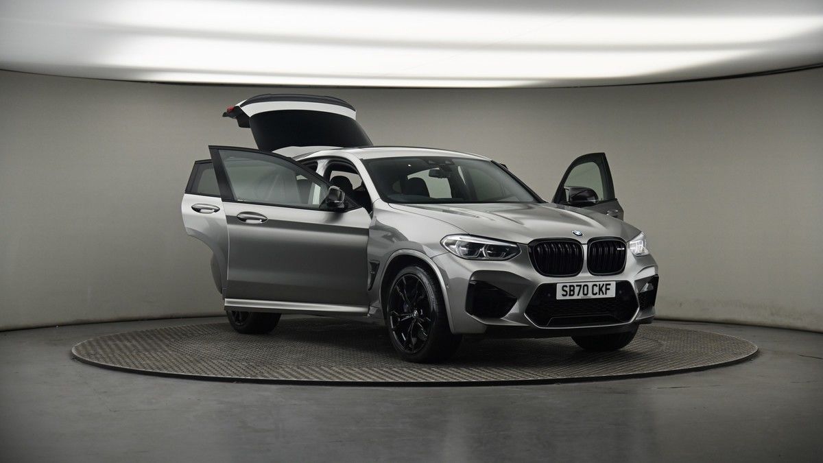 More views of BMW X4 M