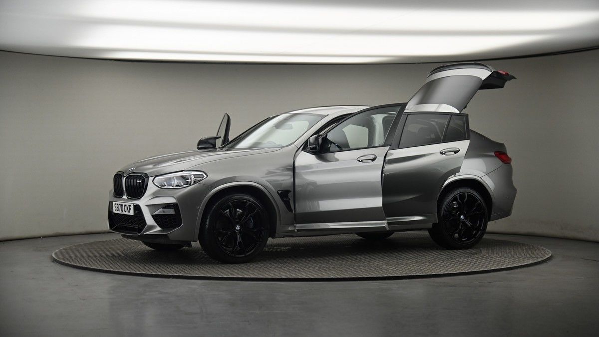 More views of BMW X4 M