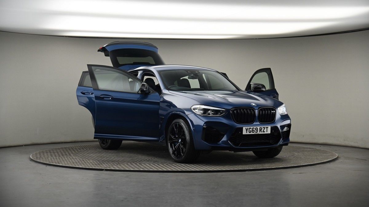 More views of BMW X4 M