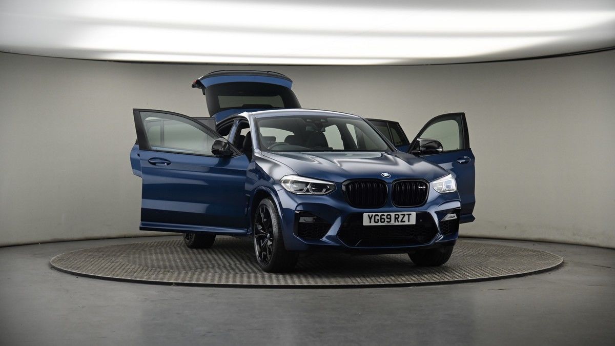 More views of BMW X4 M