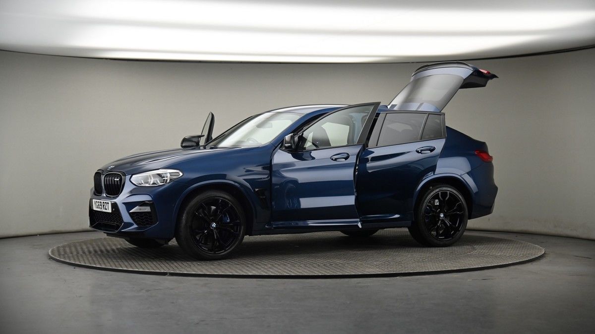 More views of BMW X4 M