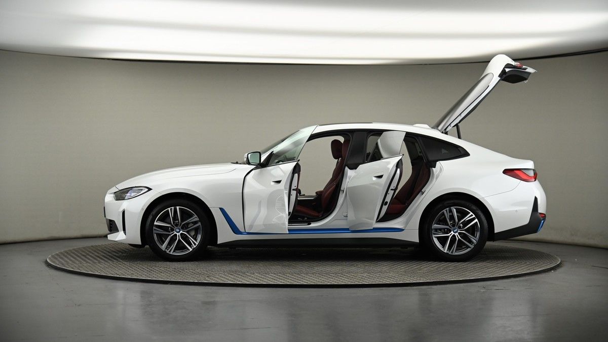 More views of BMW i4