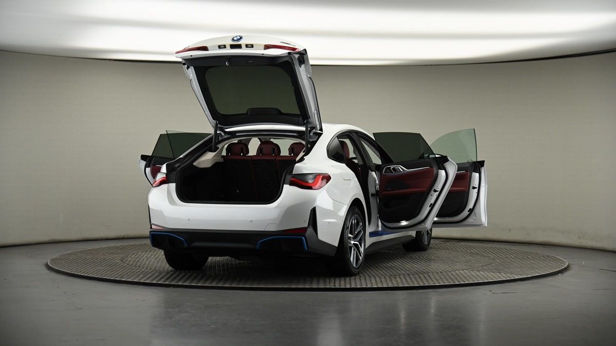 More views of BMW i4