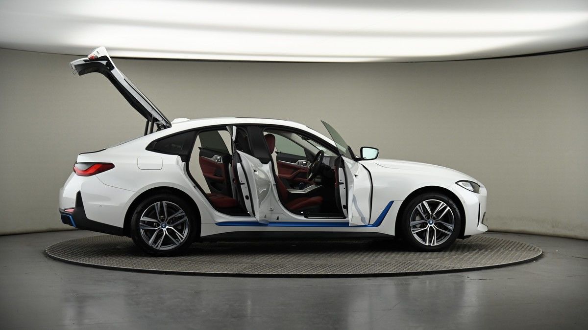 More views of BMW i4