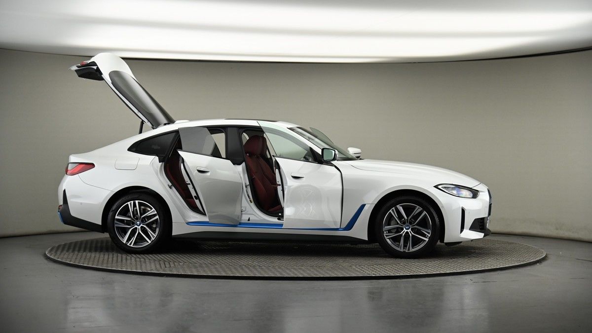 More views of BMW i4