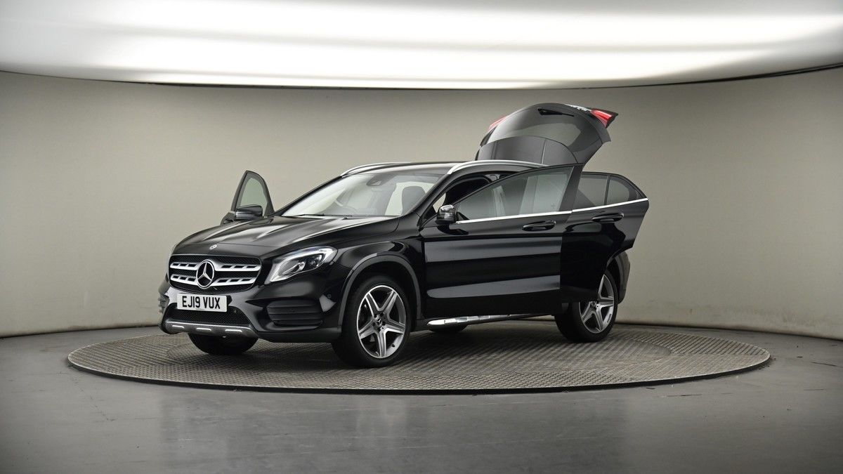 More views of Mercedes-Benz GLA