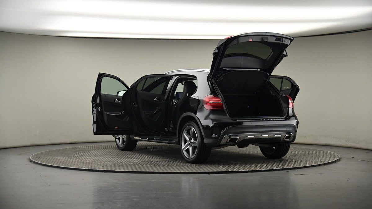 More views of Mercedes-Benz GLA