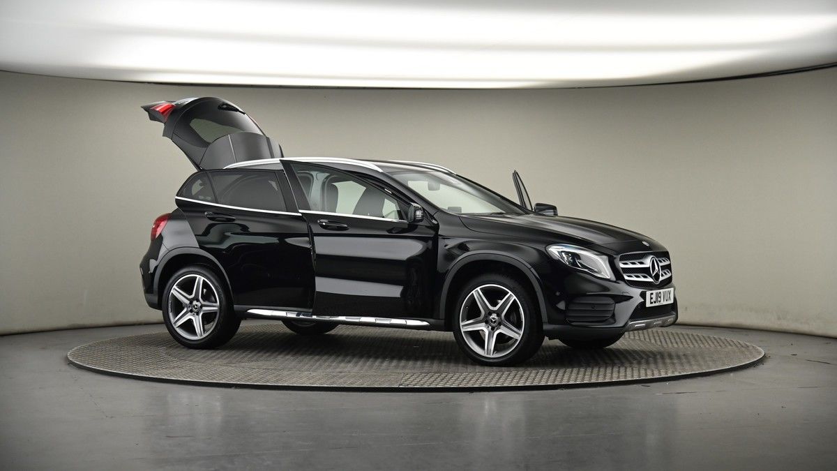 More views of Mercedes-Benz GLA