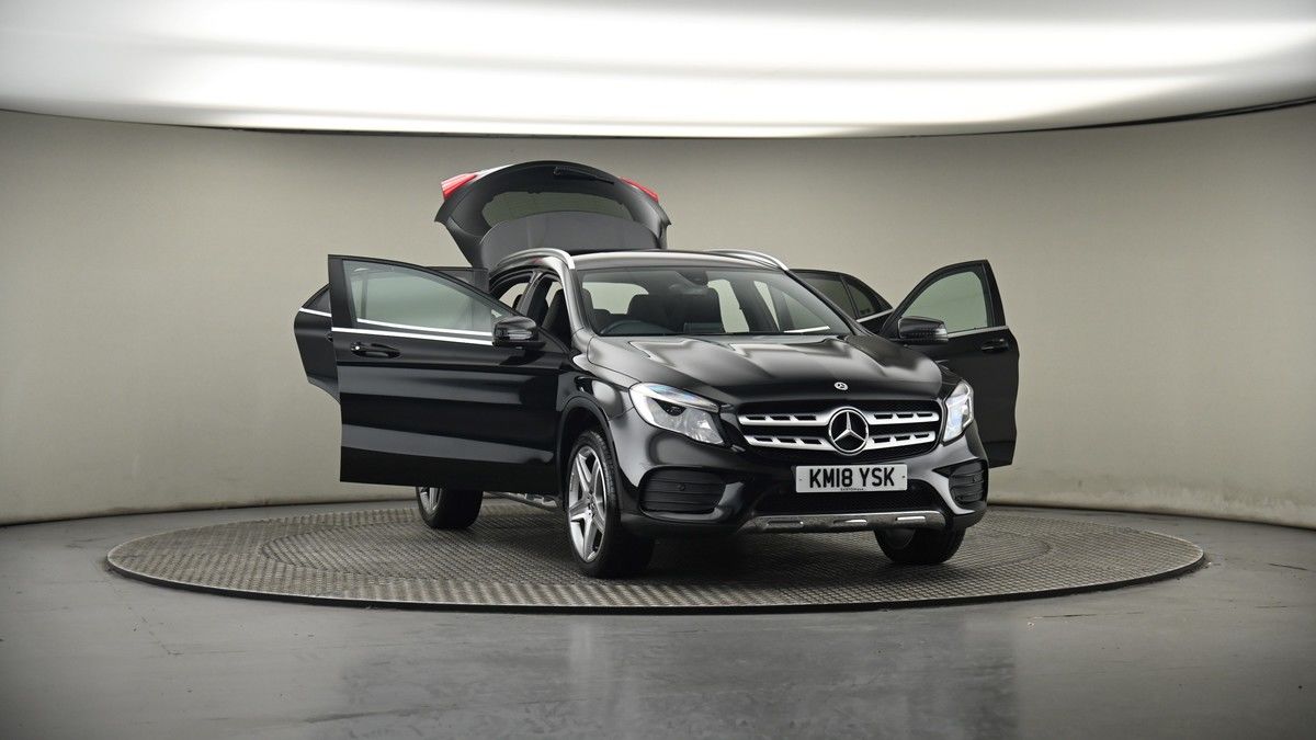 More views of Mercedes-Benz GLA