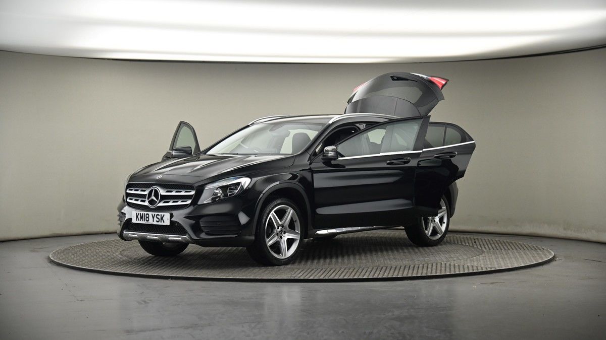 More views of Mercedes-Benz GLA