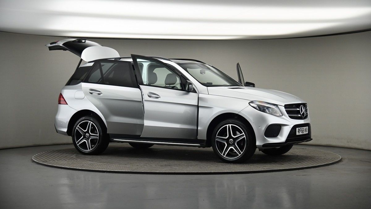 More views of Mercedes-Benz GLE