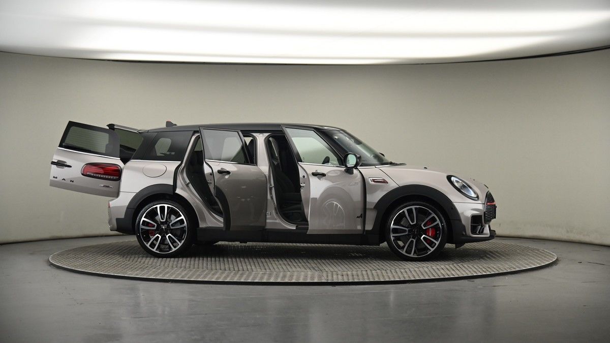 More views of MINI Clubman