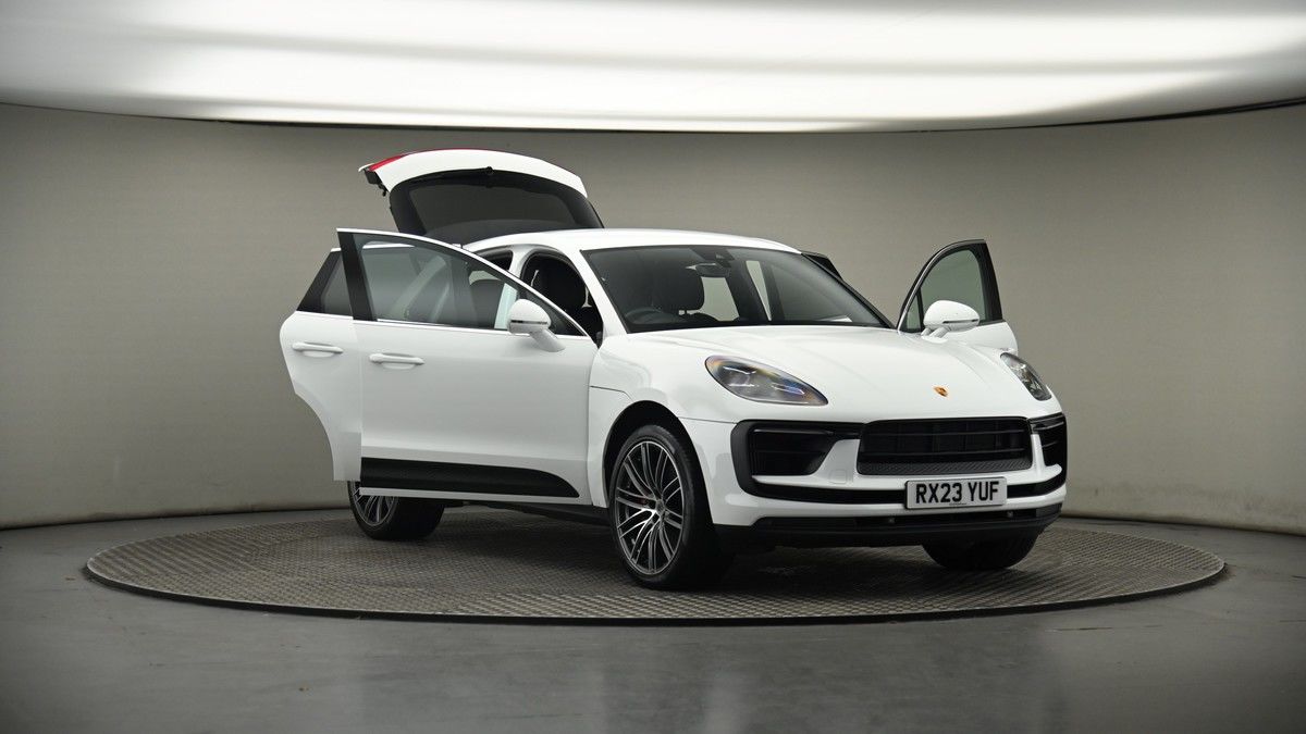 More views of Porsche Macan