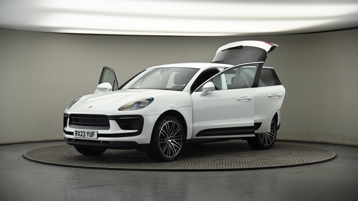 More views of Porsche Macan