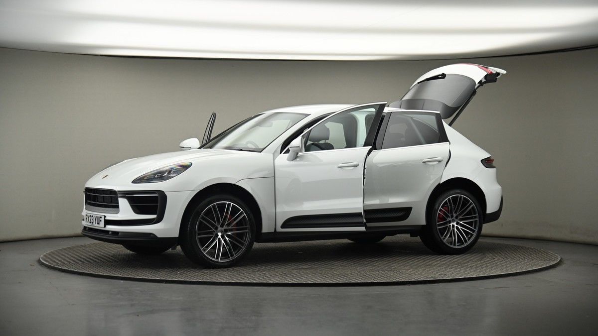 More views of Porsche Macan