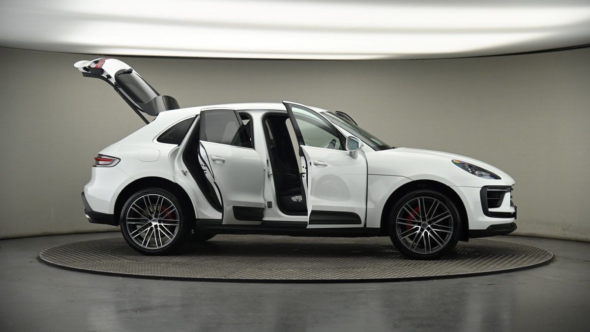 More views of Porsche Macan