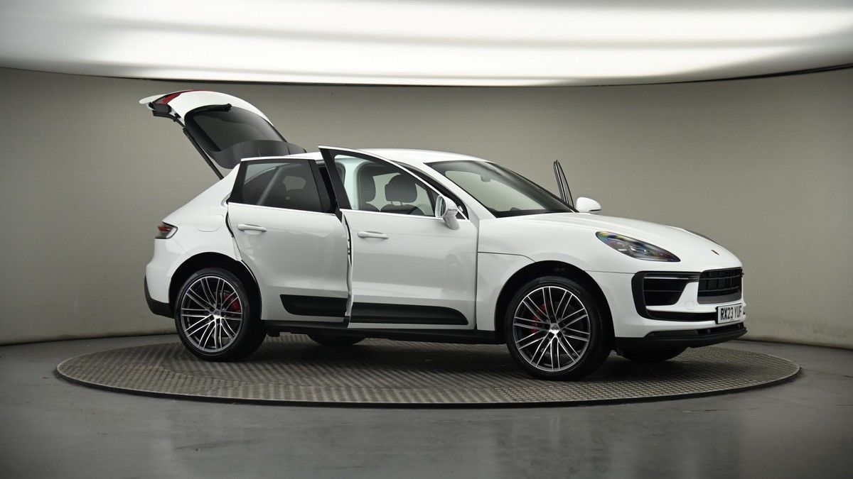 More views of Porsche Macan