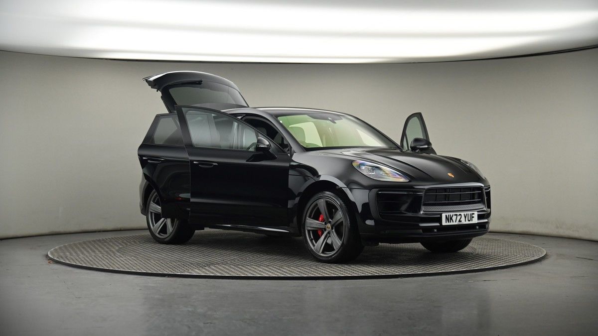 More views of Porsche Macan