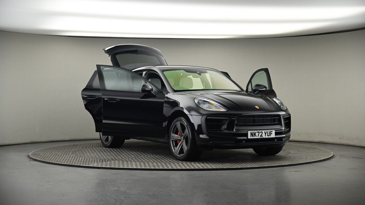 More views of Porsche Macan