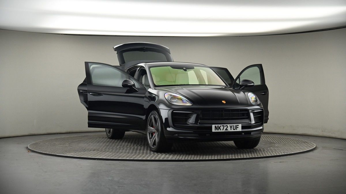 More views of Porsche Macan