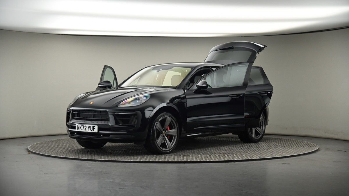 More views of Porsche Macan