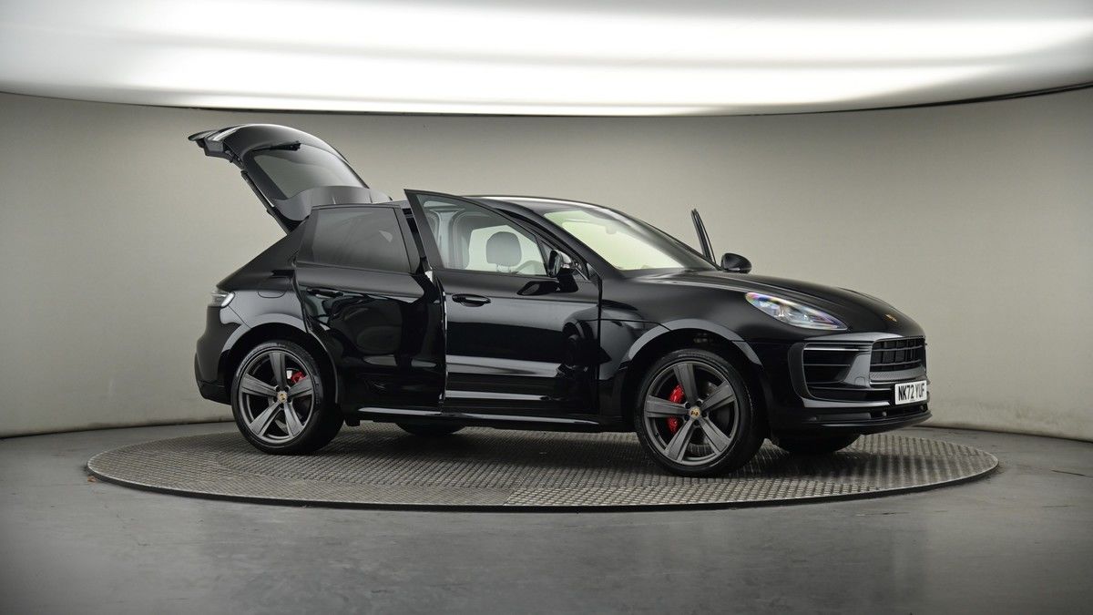 More views of Porsche Macan