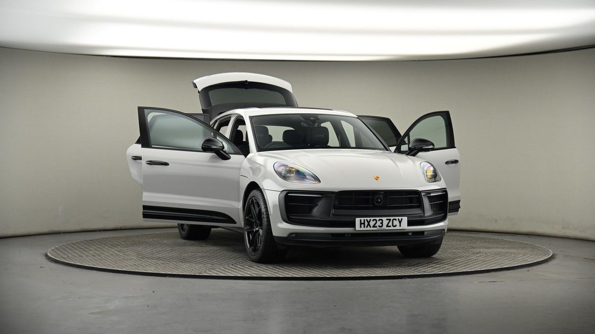 More views of Porsche Macan