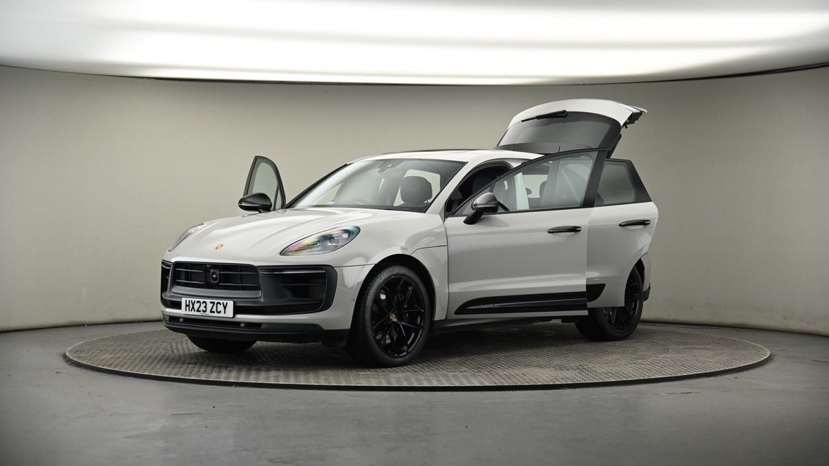 More views of Porsche Macan