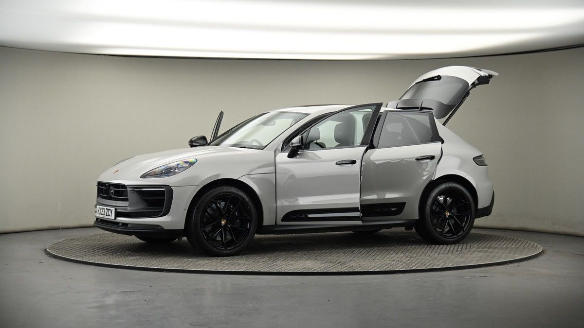 More views of Porsche Macan