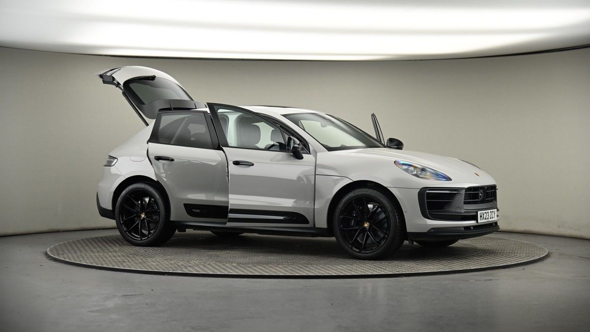 More views of Porsche Macan