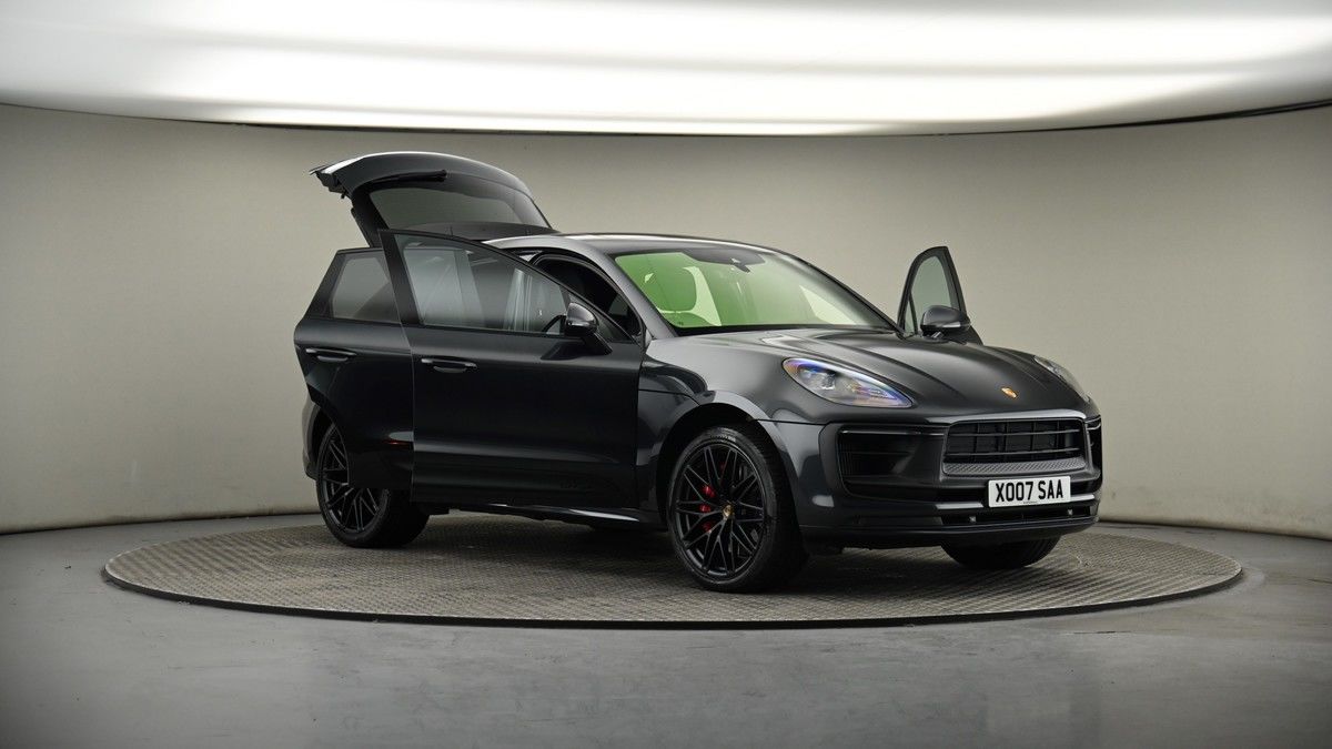 More views of Porsche Macan