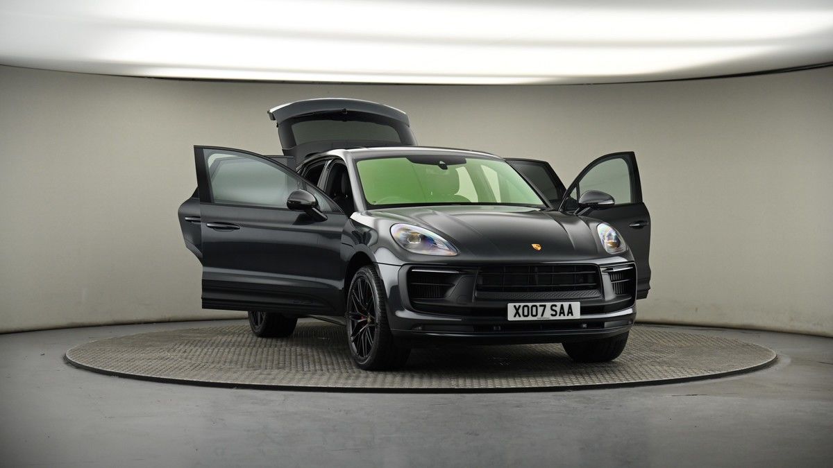 More views of Porsche Macan